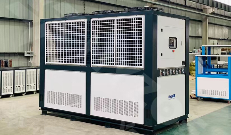 假期停擺后，冷水機(jī)潤滑油可能沉積變質(zhì)注意更換，別燒壞了壓縮機(jī)